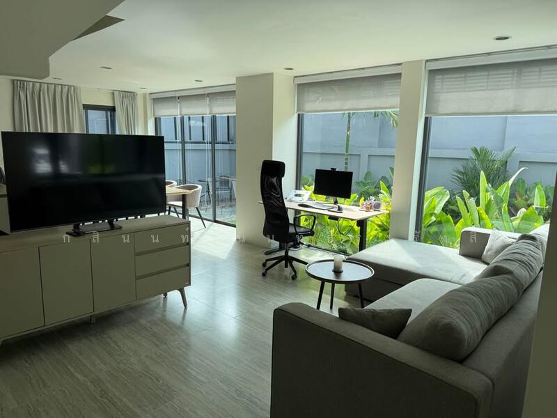 ขาย - Renovated Corner Townhouse for Sale in Bangtao, ภูเก็ต