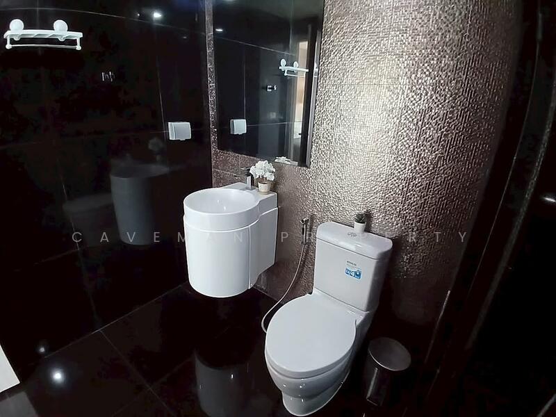 Rhythm Sukhumvit 36-38, Bangkok, 55 Soi Sukhumvit 36, Sukhumvit Road, Phra Kanong, Khlong Toei, Bangkok, 2 Bedrooms, 55 sqm, Condo For Rent, by Caveman Property, 60119083 - DDproperty.com
