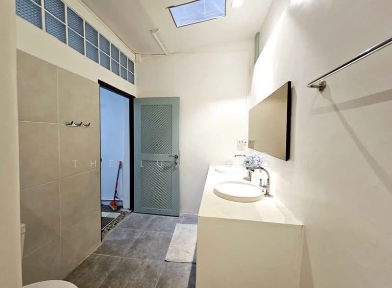 Townhouse in Bangchak, Bangkok, Phra Kanong Nua, Watthana, Bangkok, 3 Bedrooms, 150 sqm, Townhouse For Rent, by The Luxe Group, 60119109 - DDproperty.com