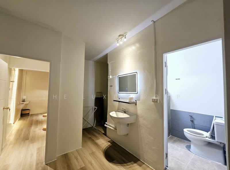 Townhouse in Bangchak, Bangkok, Phra Kanong Nua, Watthana, Bangkok, 3 Bedrooms, 150 sqm, Townhouse For Rent, by The Luxe Group, 60119109 - DDproperty.com