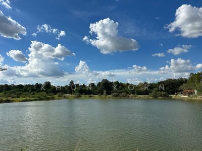 ขาย - ขายที่ดิน วิวสวย น้ำใส ติดสระน้ำสาธารณะ, นครราชสีมา