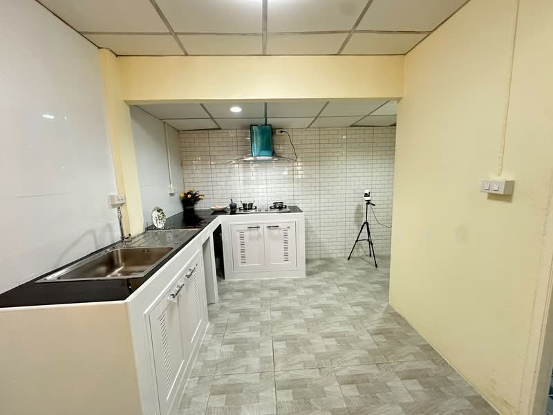 Phunphon Niwet Village, Lam Luk Ka Khlong 1, Pathum Thani, Khu Khot, Lam Luk Ka, Pathum Thani, 2 Bedrooms, 98 sqm, Townhouse For Sale, by นภดล ทวีธรรมนุสิน, 60119726 - DDproperty.com