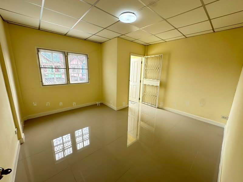 Phunphon Niwet Village, Lam Luk Ka Khlong 1, Pathum Thani, Khu Khot, Lam Luk Ka, Pathum Thani, 2 Bedrooms, 98 sqm, Townhouse For Sale, by นภดล ทวีธรรมนุสิน, 60119726 - DDproperty.com