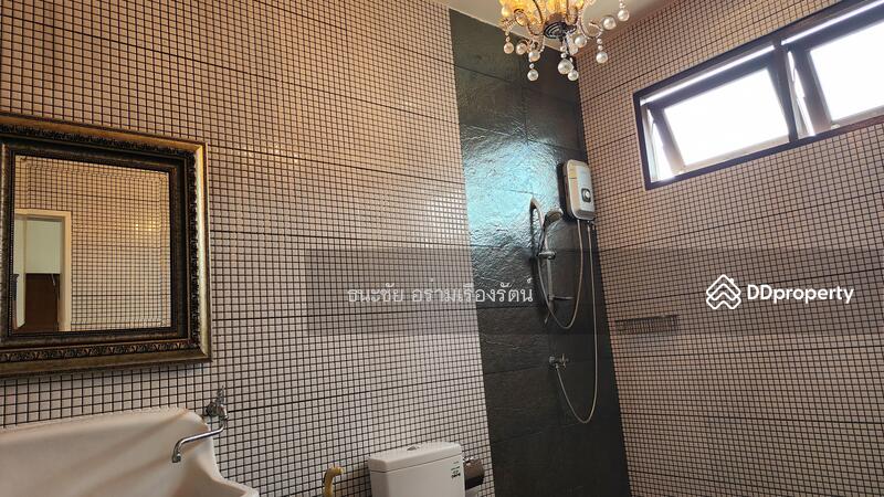 ห้องน้ำตกแต่งด้วย ลายหมากรุก ขาวดำสุดคลาสสิก Checkerboard Pattern Tiles ให้กลิ่นอาย วินเทจหรือยุโรป