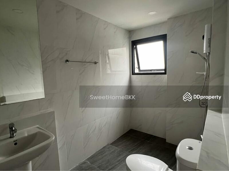 For Rent - CENTRO Donmueang-Chaengwattana, Pathum Thani