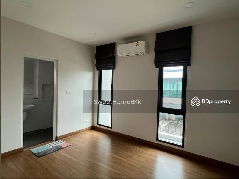 For Rent - CENTRO Donmueang-Chaengwattana, Pathum Thani