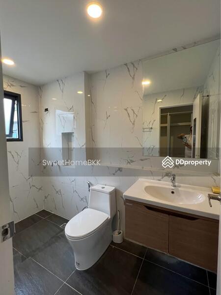 For Rent - CENTRO Donmueang-Chaengwattana, Pathum Thani