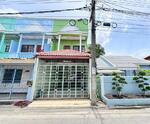 หมู่บ้านกอบกาญจน์, นนทบุรี