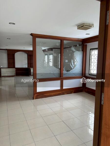 ให้เช่า - Single house for rent in Town in Town Village (SPSAD3209), กรุงเทพ