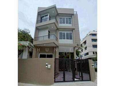 ขาย - ขายบ้านเดี่ยว 3 ชั้น ทำเลดี วิภาวดีรังสิต ซอย 5 ลาดพร้าว จตุจักร ( SPSEVE1192 ), กรุงเทพ