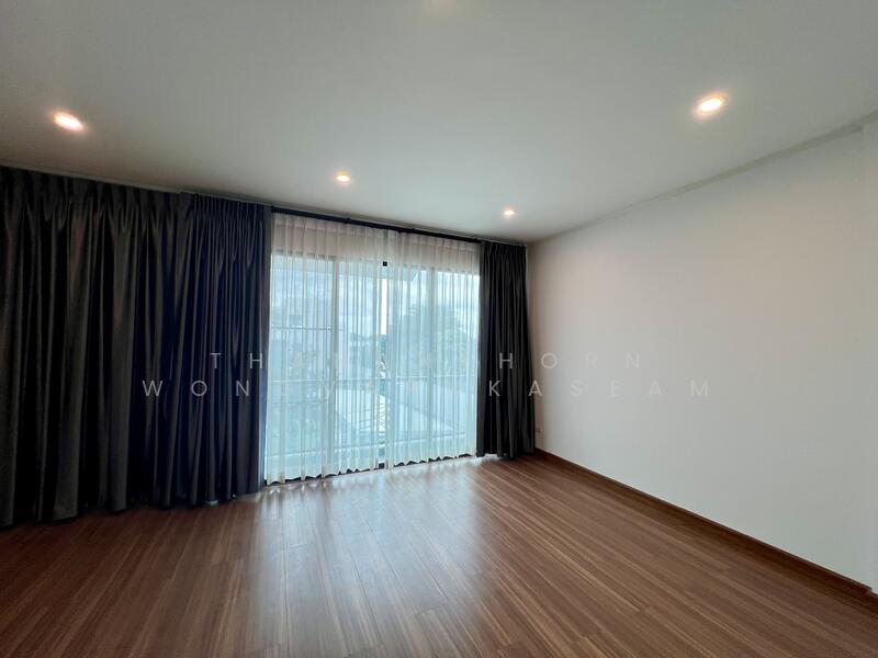 For Sale - Supalai Essence Ladprao, Bangkok