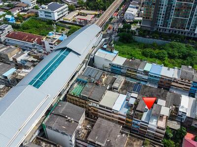 ขาย - ขายตึกแถว 3.5 ชั้น 15 ตรว. เหมาะทำออฟฟิศ พร้อมอยู่อาศัย รีโนเวทใหม่หมด ในซอย จรัญสนิทวงศ์ 40/1, กรุงเทพ