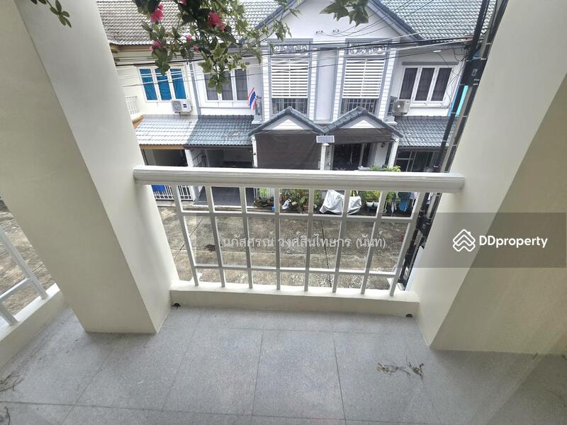 ระเบียงห้องนอนใหญ่