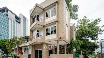 ขาย - ขายบ้านเดี่ยวรีโนเวทใหม่ 3 ชั้น วิภาวดี รังสิต 5 แยก 6 ใกล้ MRT จตุจักร และ BTS หมอชิต, กรุงเทพ