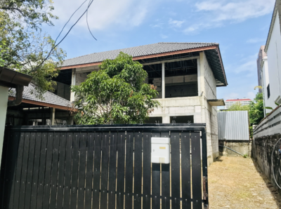 ขาย - ขายที่ดินพร้อมสิ่งปลูกสร้างในซอยสุขุมวิท 38, กรุงเทพ