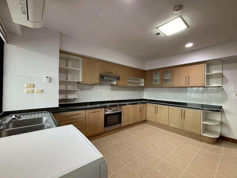 Centre Point Residence Phromphong : เซ็นเตอร์พ้อยท์ เรสซิเด้นซ์ พร้อมพงษ์, กรุงเทพ, ซ.สุขุมวิท39, คลองตันเหนือ, วัฒนา, กรุงเทพ, 265 ตร.ม., คอนโด ให้เช่า, โดย Bangkok House Living, 60121652 - DDproperty.com