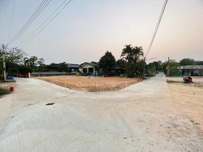 ขาย - ขายที่ดินน้ำคอกถมแล้ว 75 ตรว. ติดถนน2ด้านใกล้เซ็นทรัลระยอง2.3กม. เมืองระยอง, ระยอง