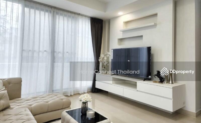 For Rent - Luxury 3-storey House for Rent in Huai Khwang Area, Bangkok