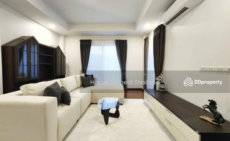 For Rent - Luxury 3-storey House for Rent in Huai Khwang Area, Bangkok