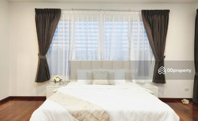 ให้เช่า - Luxury 3-storey House for Rent in Huai Khwang Area, กรุงเทพ