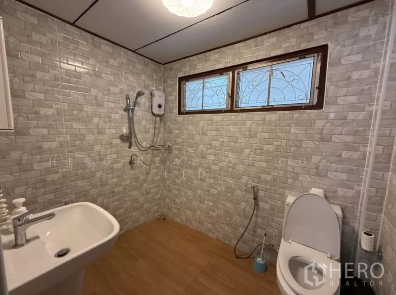 ให้เช่าบ้านเดี่ยว สุขุมวิท BTS ปุณณวิถี พระโขนง BRE25591, กรุงเทพ, บางจาก, พระโขนง, กรุงเทพ, 320 ตร.ม., บ้านเดี่ยว ให้เช่า, โดย Hero Realtor Co., Ltd., 60122042 - DDproperty.com