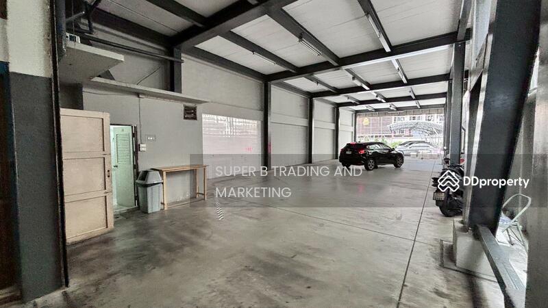 For Rent - For rent: commercial building on Cheu Plerng Road, located near Khlong Toei Market., Bangkok