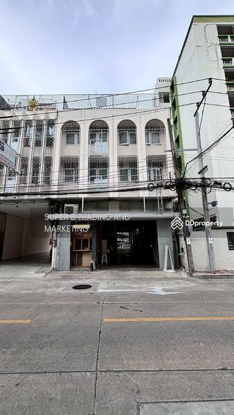 For Rent - For rent: commercial building on Cheu Plerng Road, located near Khlong Toei Market., Bangkok