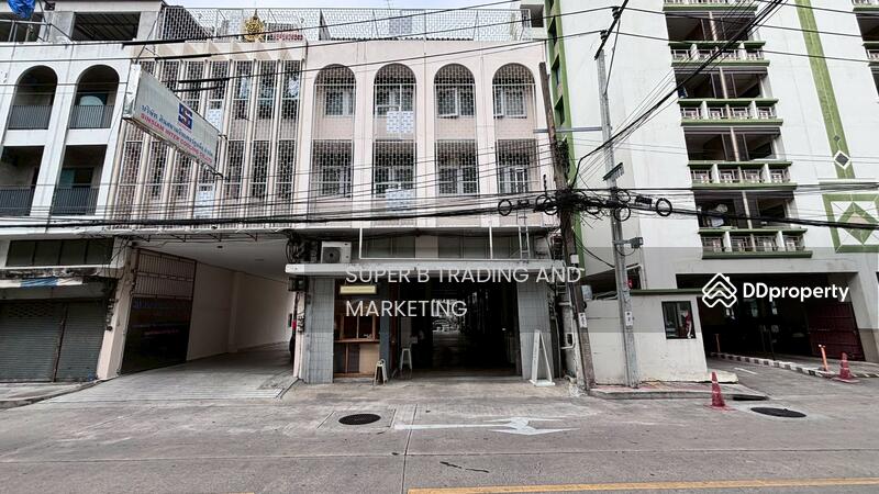 For Rent - For rent: commercial building on Cheu Plerng Road, located near Khlong Toei Market., Bangkok