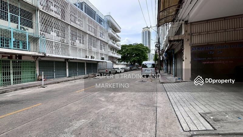 For Rent - For rent: commercial building on Cheu Plerng Road, located near Khlong Toei Market., Bangkok