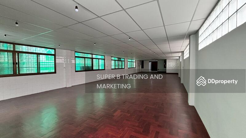 For Rent - For rent: commercial building on Cheu Plerng Road, located near Khlong Toei Market., Bangkok