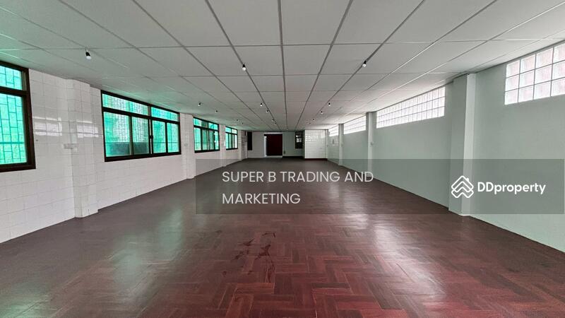 For Rent - For rent: commercial building on Cheu Plerng Road, located near Khlong Toei Market., Bangkok
