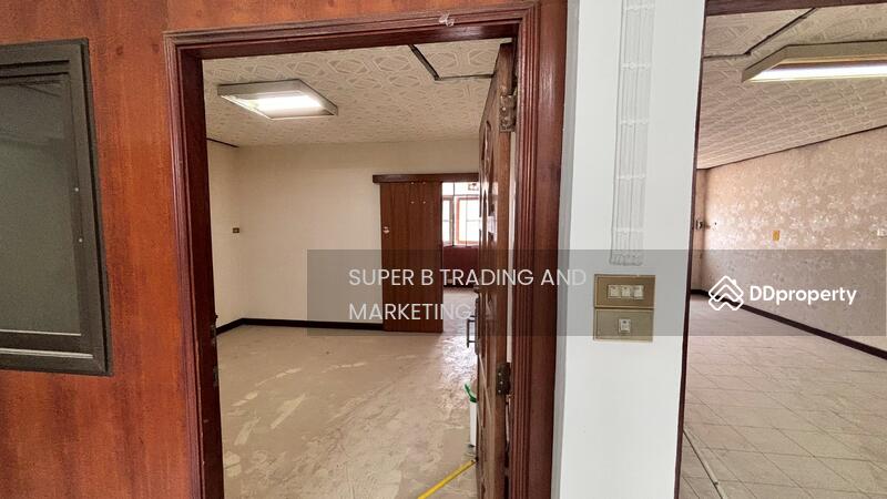 For Rent - For rent: commercial building on Cheu Plerng Road, located near Khlong Toei Market., Bangkok