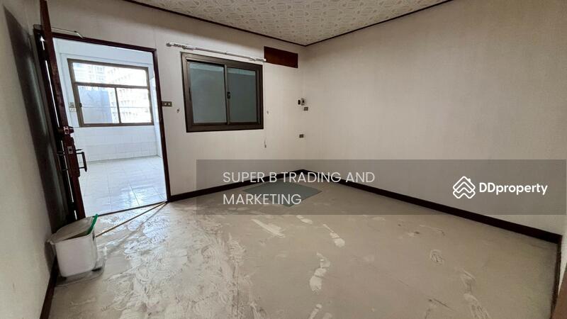 For Rent - For rent: commercial building on Cheu Plerng Road, located near Khlong Toei Market., Bangkok