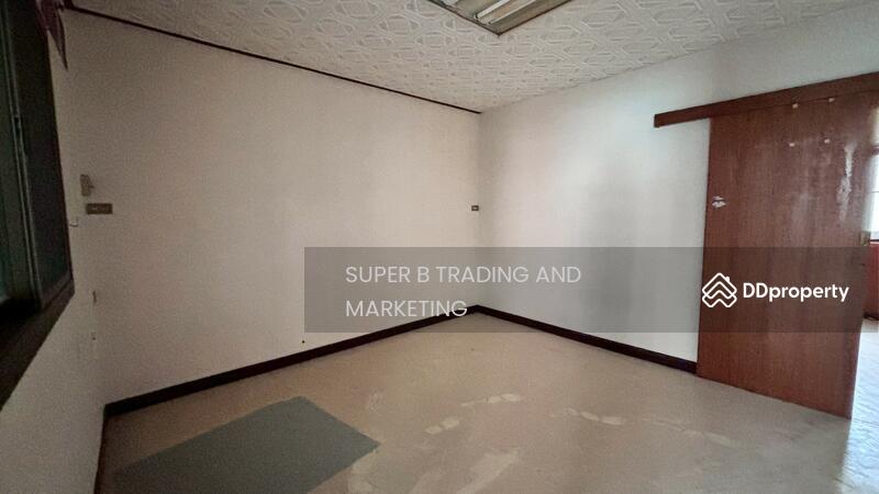 For Rent - For rent: commercial building on Cheu Plerng Road, located near Khlong Toei Market., Bangkok
