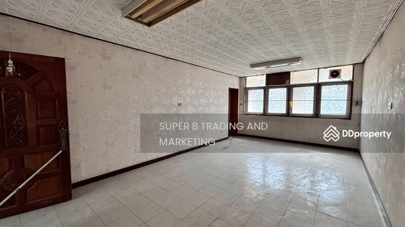For Rent - For rent: commercial building on Cheu Plerng Road, located near Khlong Toei Market., Bangkok