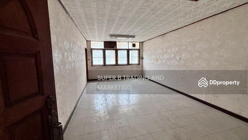 For Rent - For rent: commercial building on Cheu Plerng Road, located near Khlong Toei Market., Bangkok