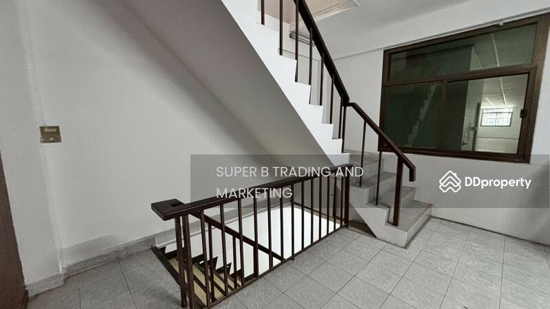 For Rent - For rent: commercial building on Cheu Plerng Road, located near Khlong Toei Market., Bangkok