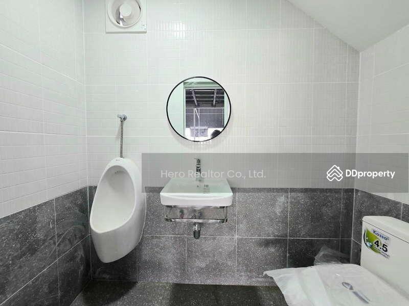 For Rent - For Rent Bangkok Warehouse Town In Town Pradit Munutham BRE23636, Bangkok
