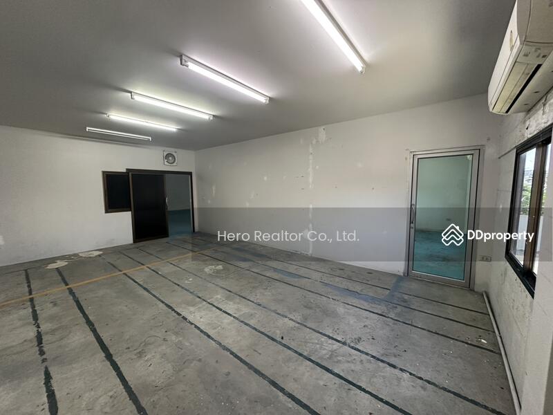 For Rent - For Rent Bangkok 2 Storey Warehouse with Office & Aircon Bang Na BTS Udom Suk / Bang Na BRE25570, Bangkok