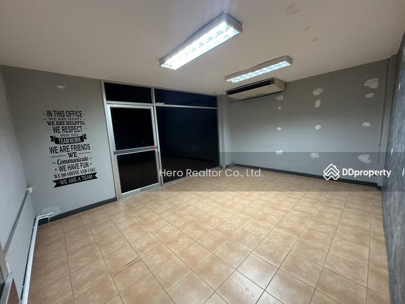 For Rent - For Rent Bangkok 2 Storey Warehouse with Office & Aircon Bang Na BTS Udom Suk / Bang Na BRE25570, Bangkok