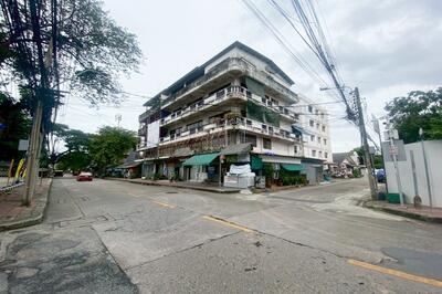 ขาย - ขายอาคารพาณิชย์ 4 ชั้น 3 คูหา 63 ตร.วา ซอยงามวงศ์วาน 43 ใกล้เดอะมอลล์, กรุงเทพ