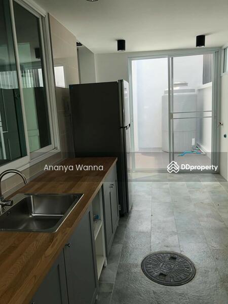 For Rent - 3-Bedroom House, Bangkok