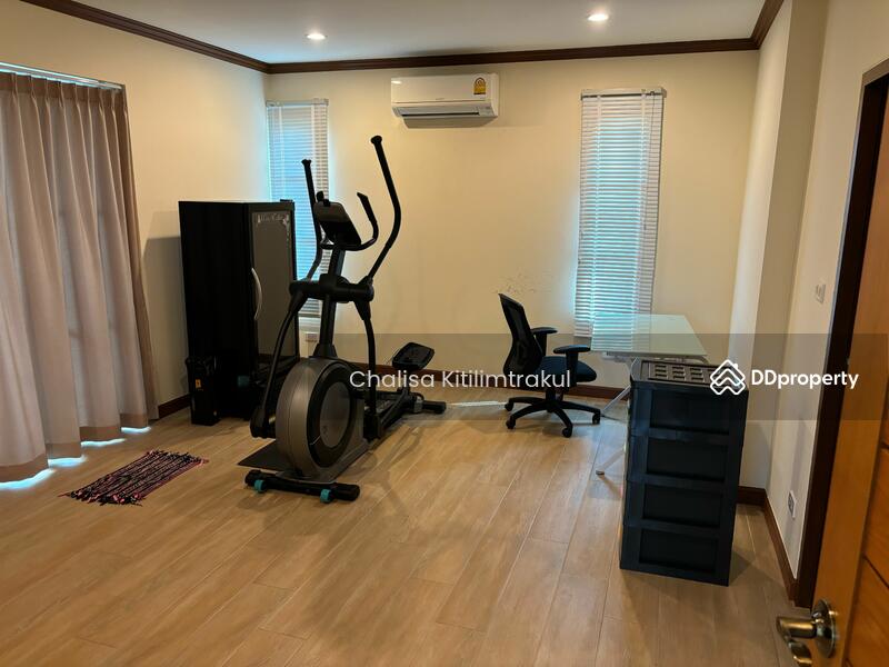 For Sale - 6-Bedroom House, Chon Buri