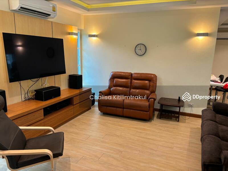 For Sale - 6-Bedroom House, Chon Buri