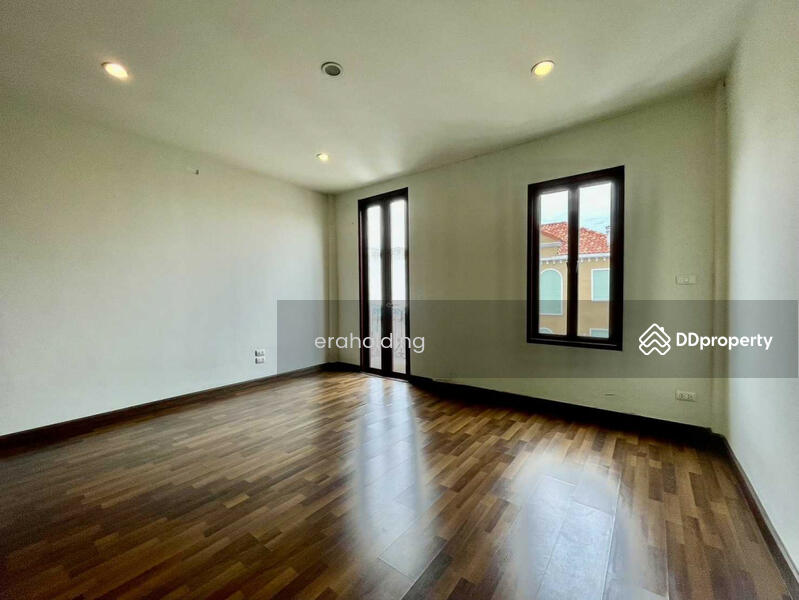For Sale - Venice Di Iris Watcharapon, Bangkok