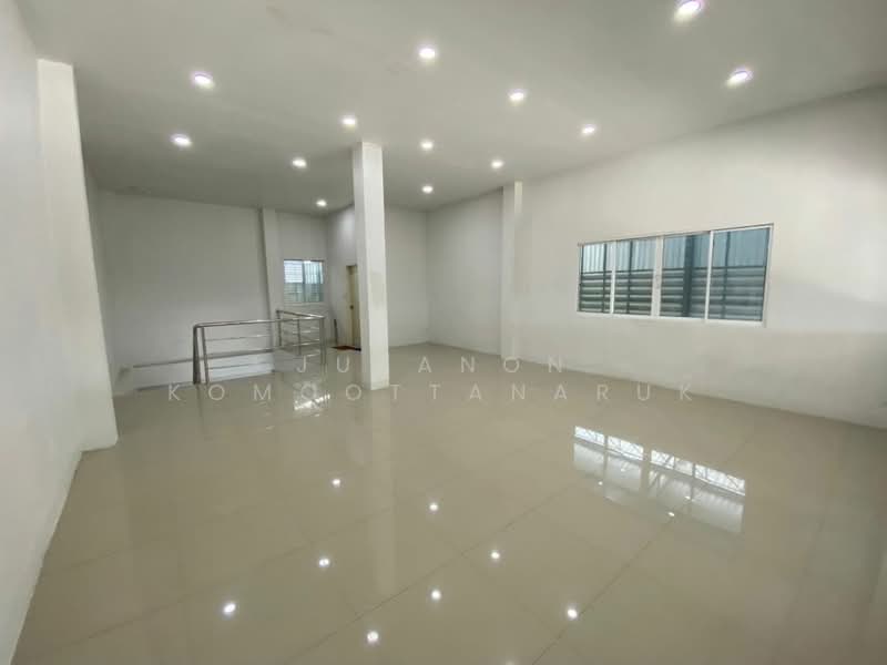 ให้เช่าหรือขาย โกดัง โรงงานทรัพย์รุ่งเรือง ( คลองมะเดื่อ ) ขนาด 735 ตร.ม. กระทุ่มแบน สมุทรสาคร, สมุทรสาคร, คลองมะเดื่อ, กระทุ่มแบน, สมุทรสาคร, 735 ตร.ม., โกดัง-โรงงาน ให้เช่า, โดย บริษัท พร็อพ แอดส์ จำกัด, 60122812 - DDproperty.com