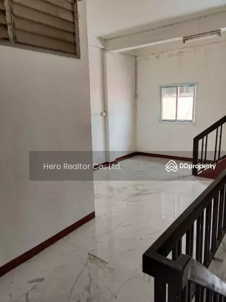For Rent - For Rent Bangkok Shop House Pan Bang Rak BTS Sala Daeng MRT Si Lom BRE25598, Bangkok