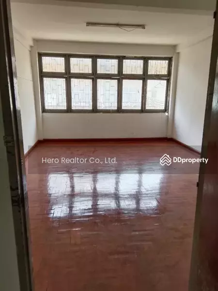 ให้เช่า - ให้เช่าอาคารพาณิชย์ 3.5 ชั้น ถนนปั้น บางรัก กรุงเทพมหานคร BRE25598, กรุงเทพ