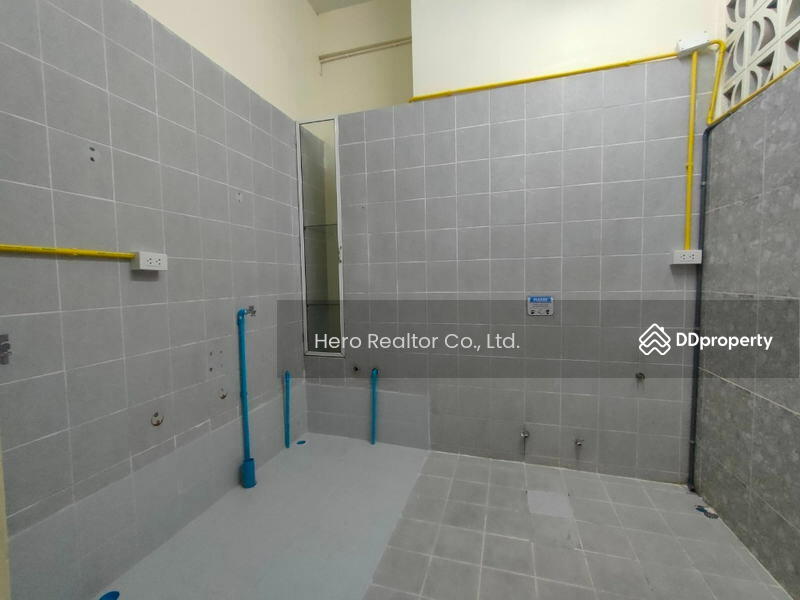 For Rent - For Rent Bangkok Shophouse Silom BTS Chong Nonsi Bang Rak BRE22891, Bangkok
