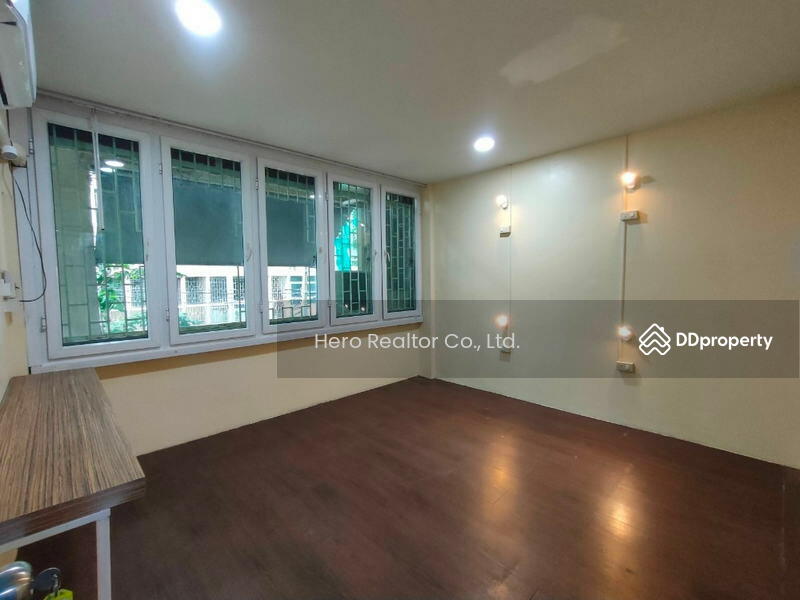 For Rent - For Rent Bangkok Shophouse Silom BTS Chong Nonsi Bang Rak BRE22891, Bangkok